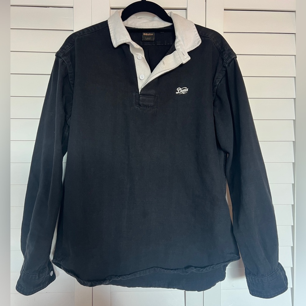 Deus rubgy shirt